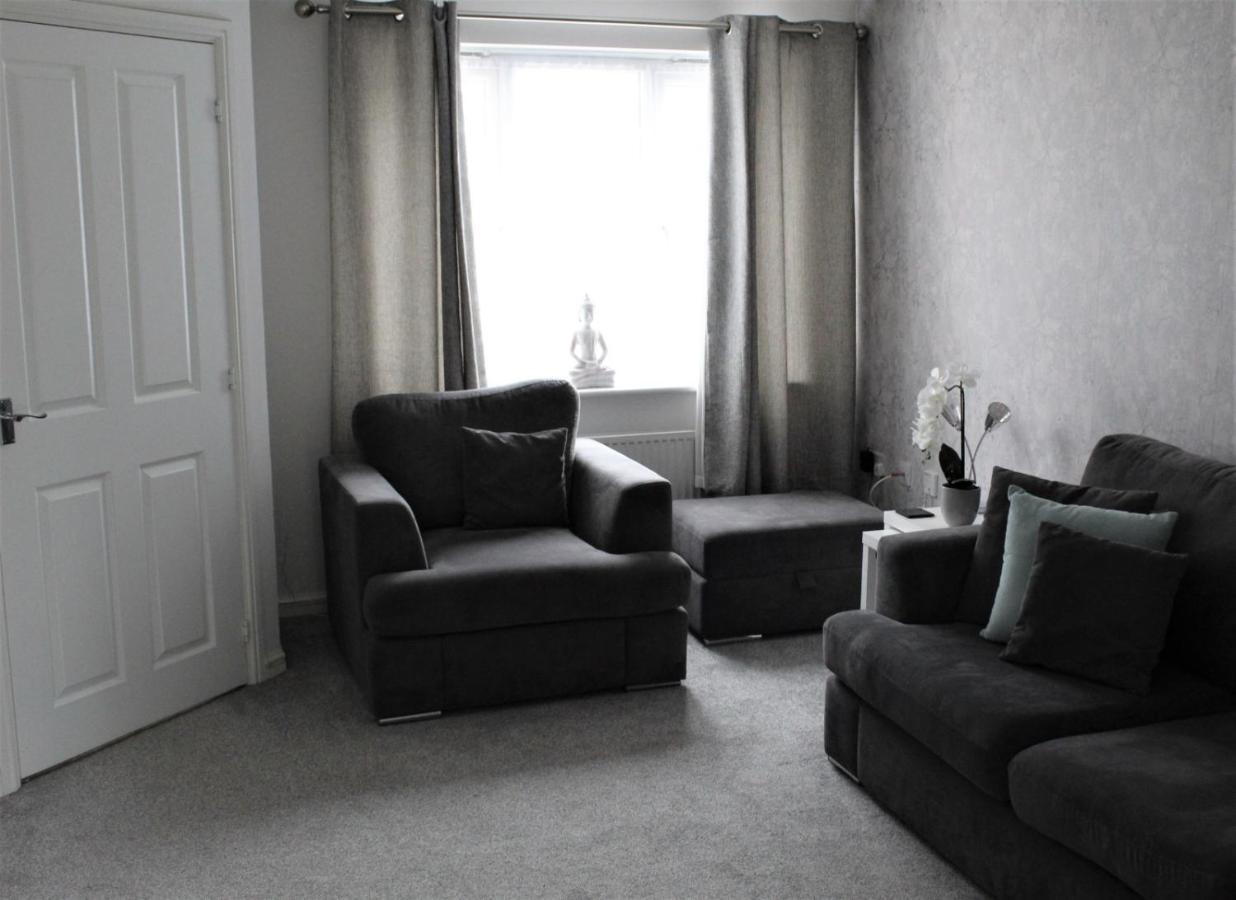 Modern 2 bedroom home, free parking. Milford Haven Eksteriør billede